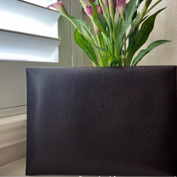 Louis Vuitton taiga document clutch with dustbag- Authentic - Picture 11 of 13